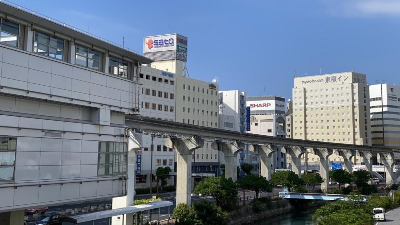 Toyoko Inn Okinawa Naha Asahibashi Ekimae Екстер'єр фото