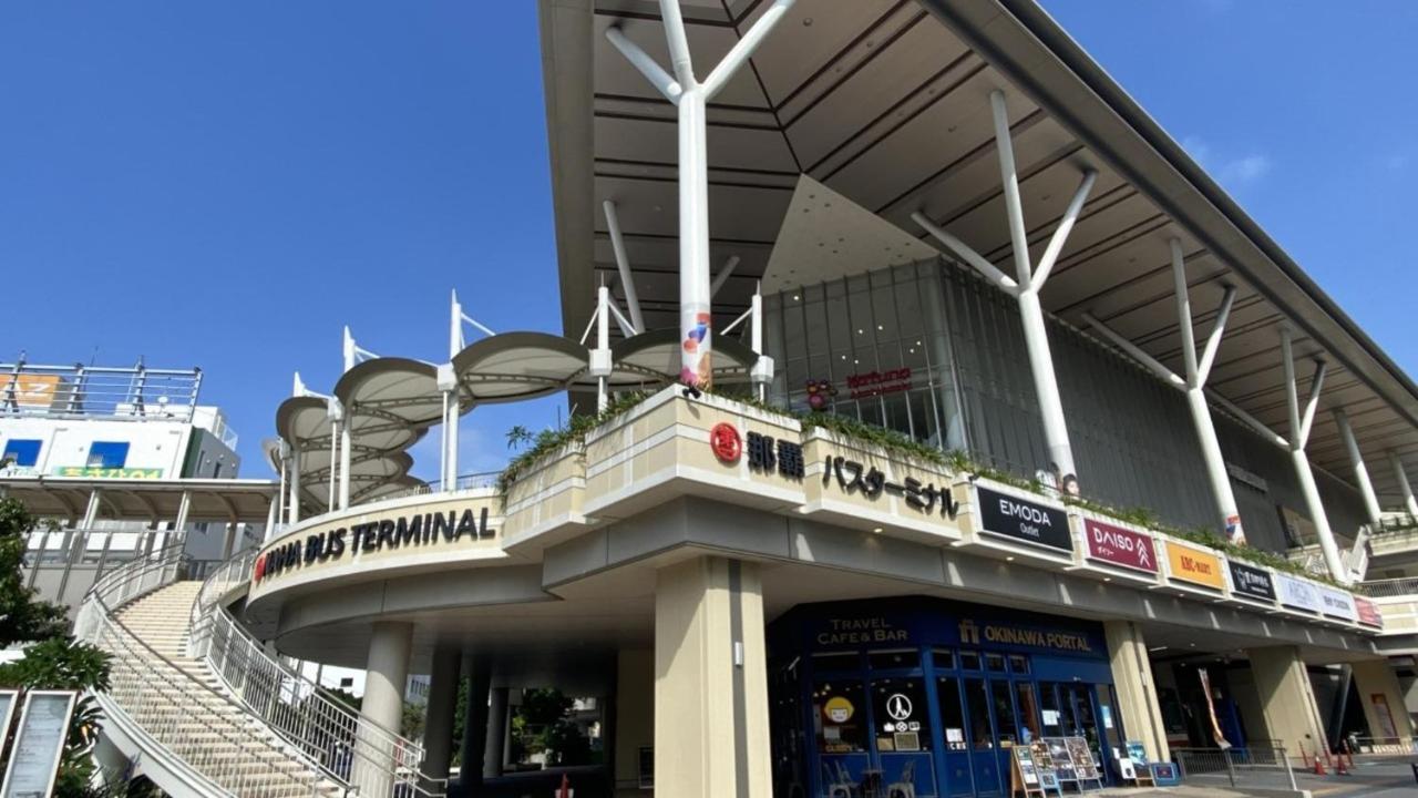 Toyoko Inn Okinawa Naha Asahibashi Ekimae Екстер'єр фото