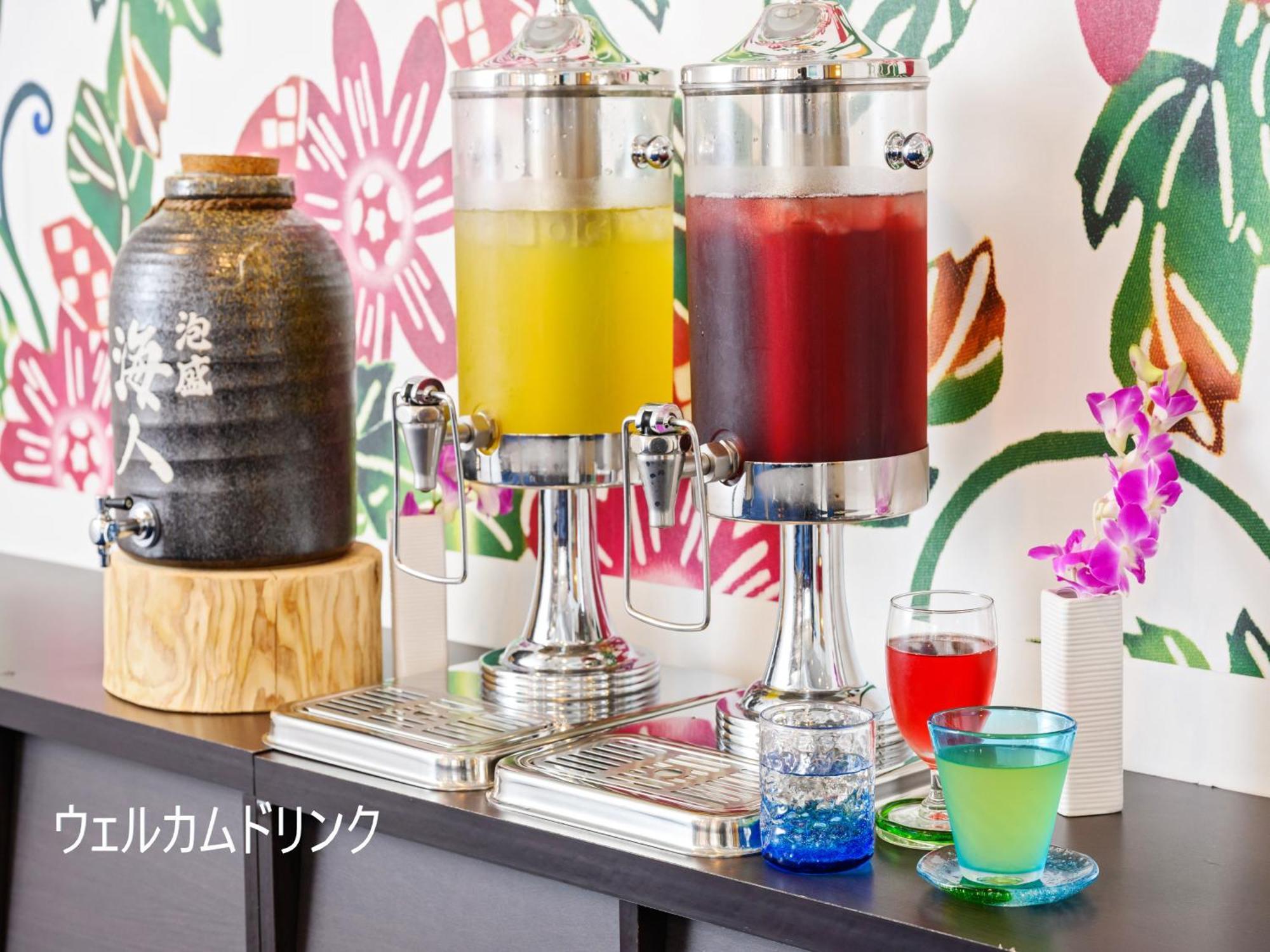 Toyoko Inn Okinawa Naha Asahibashi Ekimae Екстер'єр фото