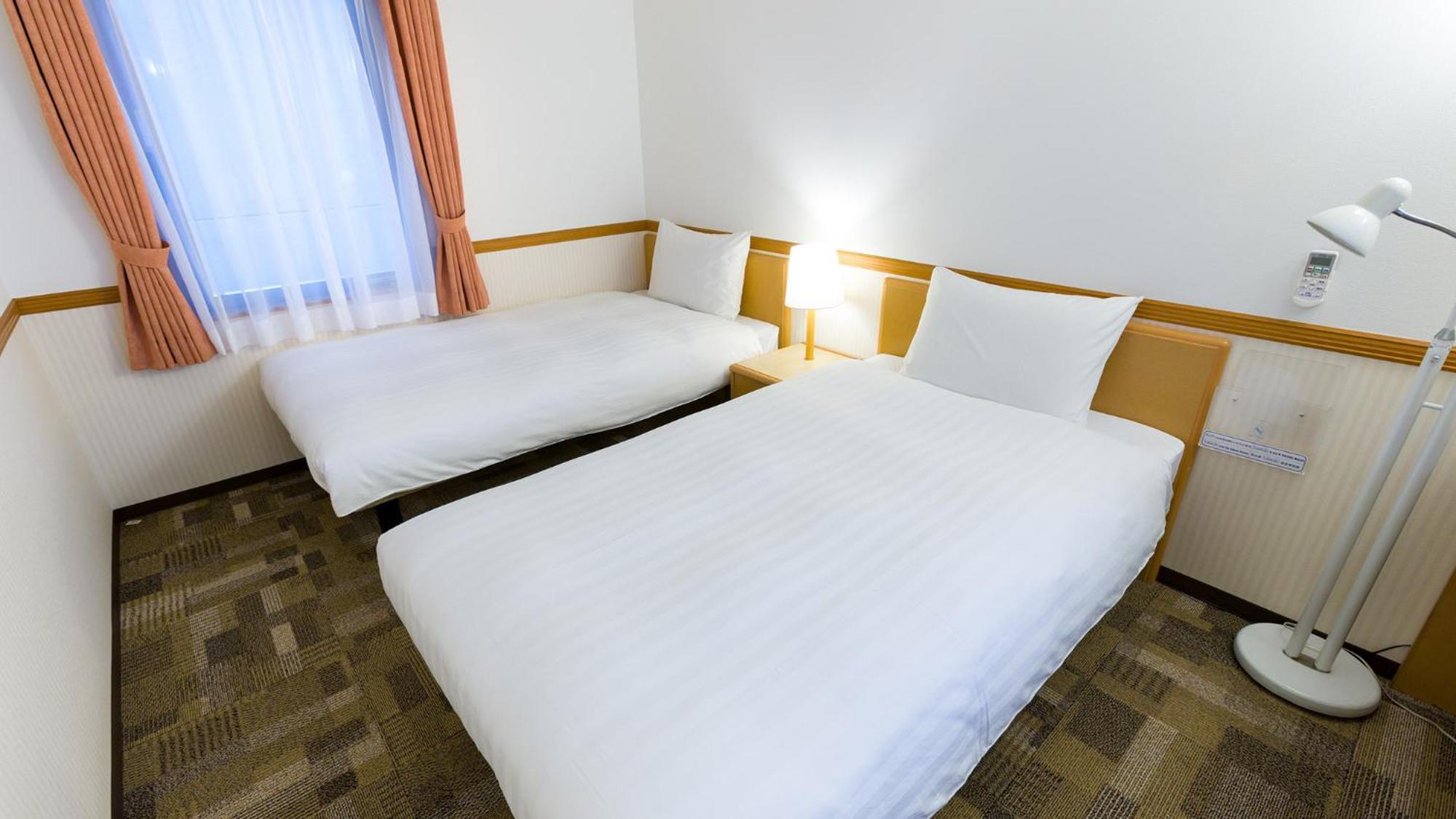 Toyoko Inn Okinawa Naha Asahibashi Ekimae Номер фото