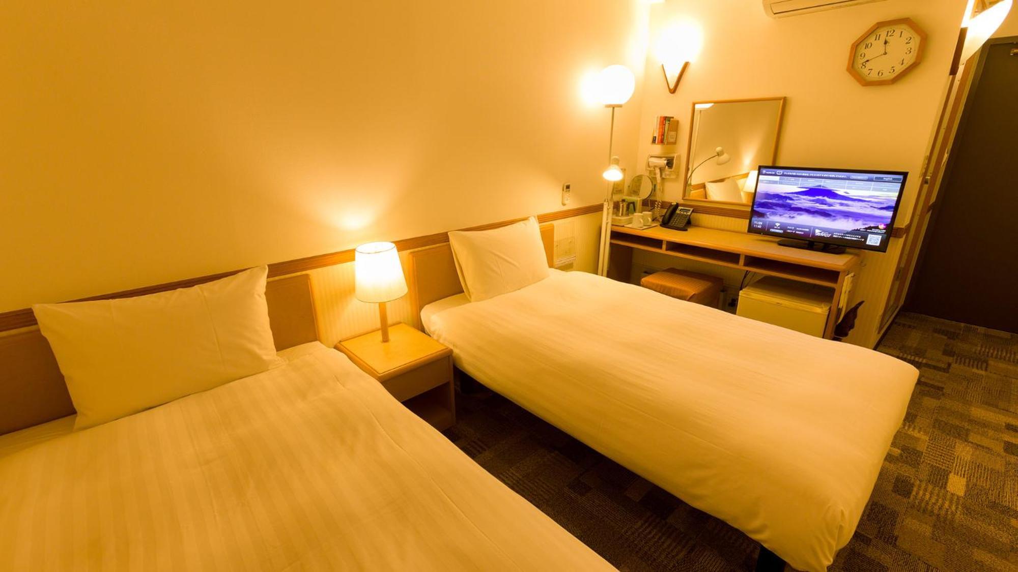 Toyoko Inn Okinawa Naha Asahibashi Ekimae Номер фото