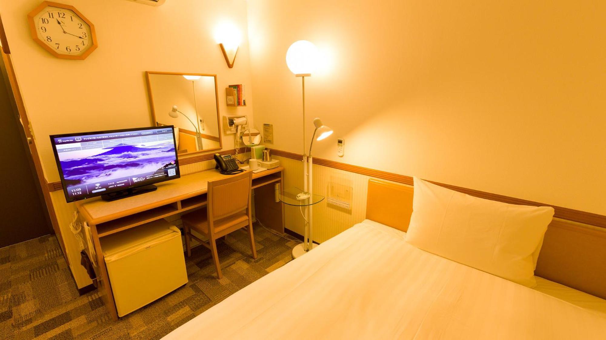 Toyoko Inn Okinawa Naha Asahibashi Ekimae Номер фото