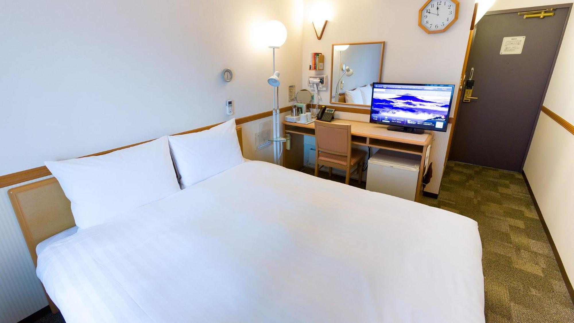 Toyoko Inn Okinawa Naha Asahibashi Ekimae Номер фото