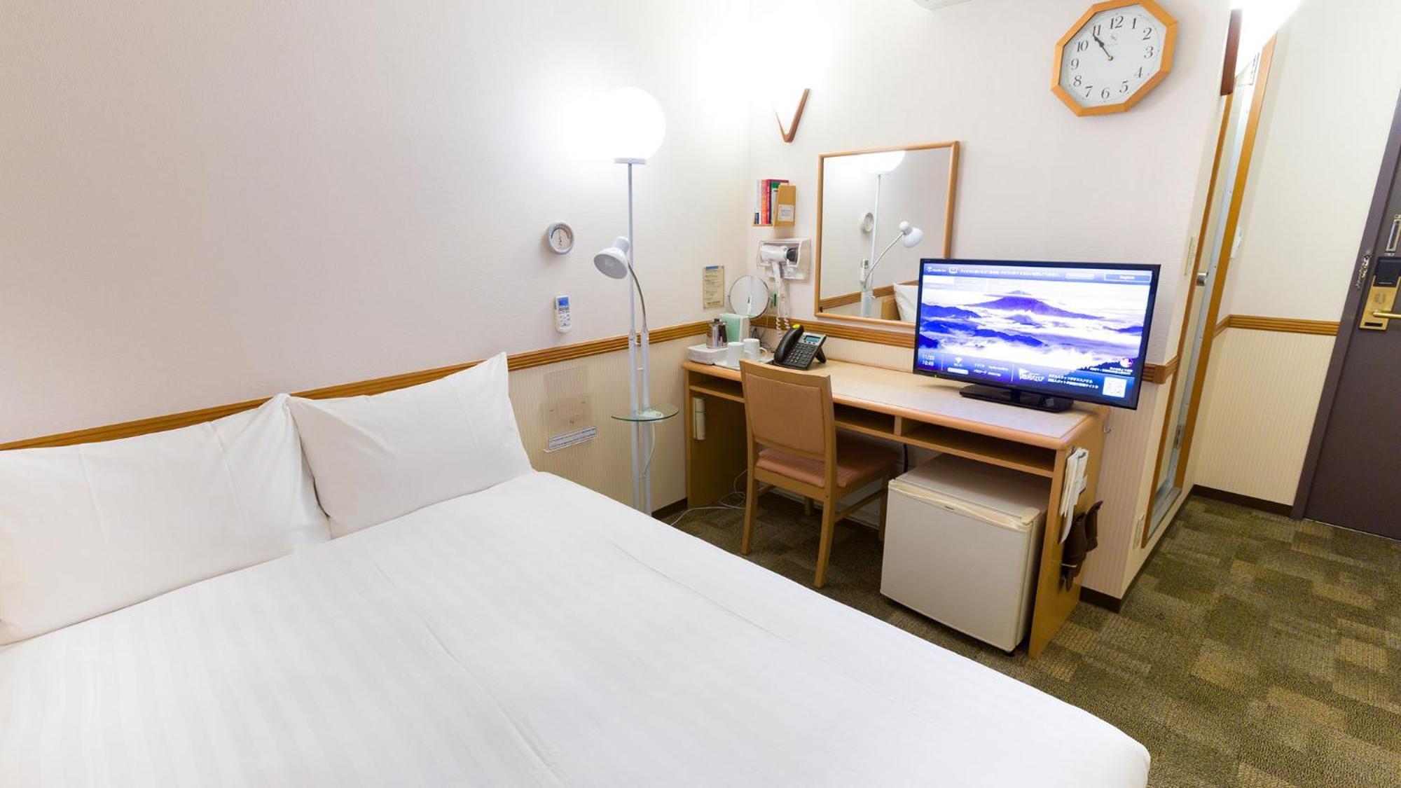 Toyoko Inn Okinawa Naha Asahibashi Ekimae Номер фото