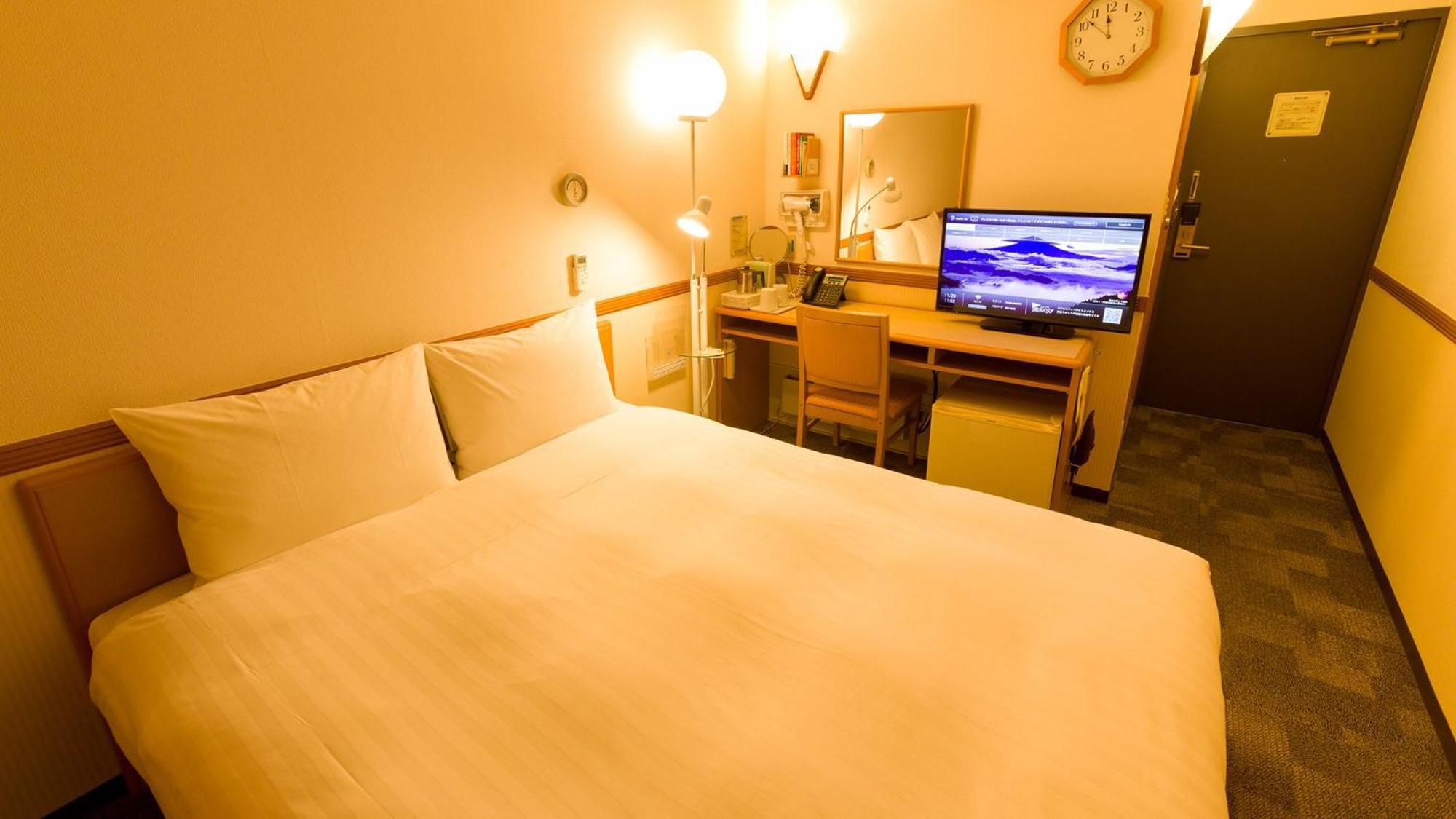 Toyoko Inn Okinawa Naha Asahibashi Ekimae Номер фото