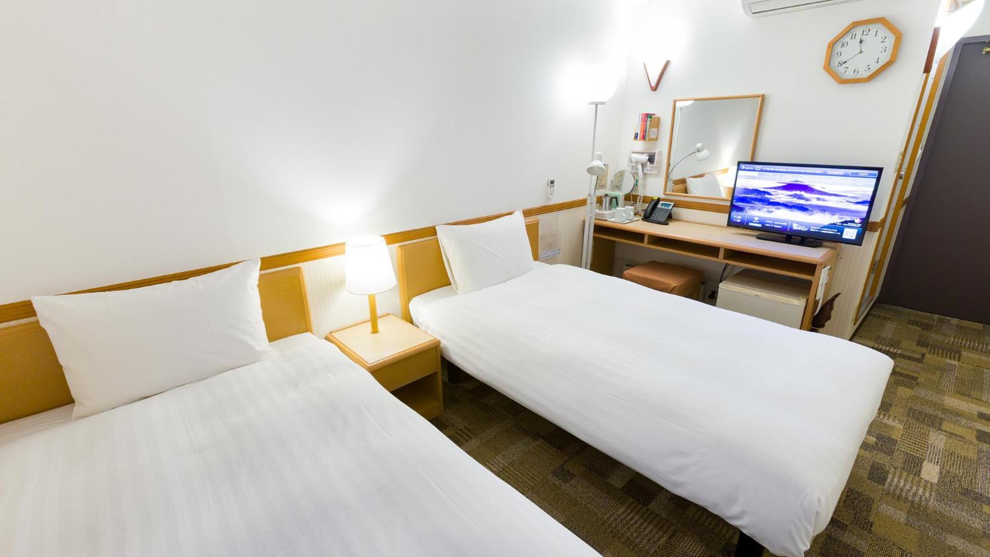 Toyoko Inn Okinawa Naha Asahibashi Ekimae Номер фото