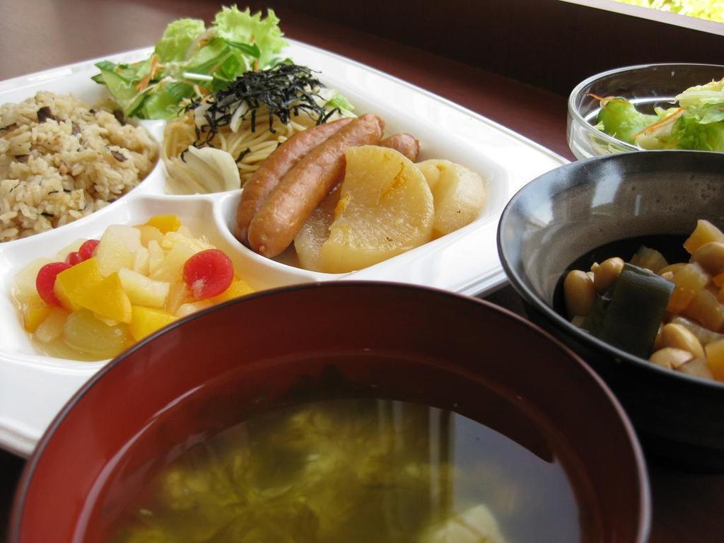 Toyoko Inn Okinawa Naha Asahibashi Ekimae Екстер'єр фото