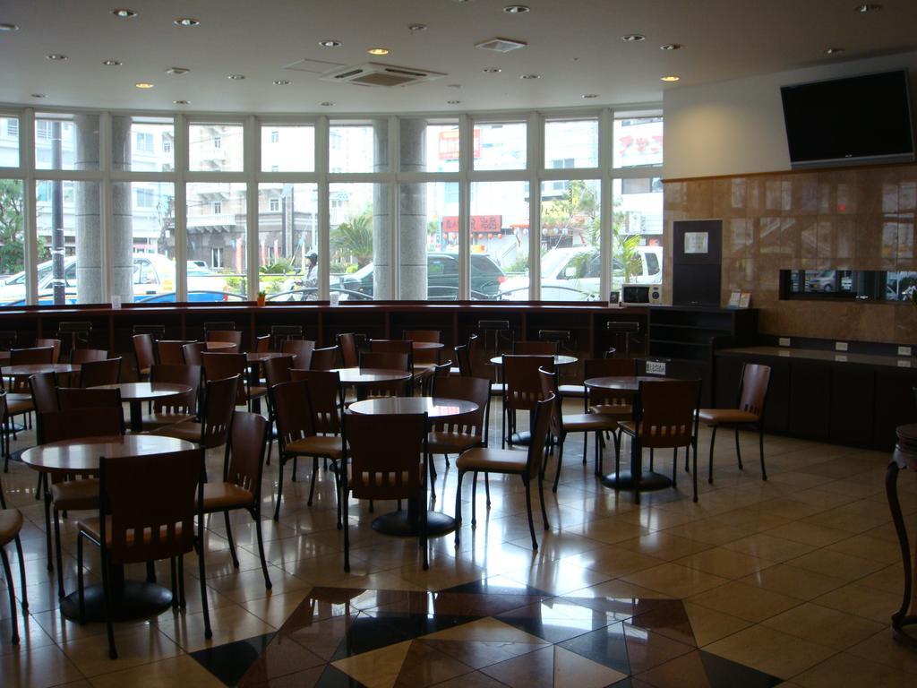 Toyoko Inn Okinawa Naha Asahibashi Ekimae Екстер'єр фото